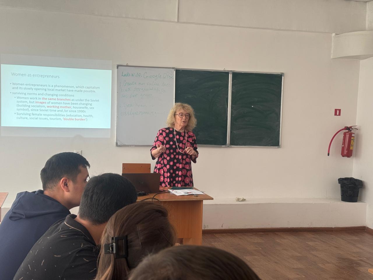 Упсала университетінің профессоры Анна-Мари Сятредің көшбасшылық лекциясы